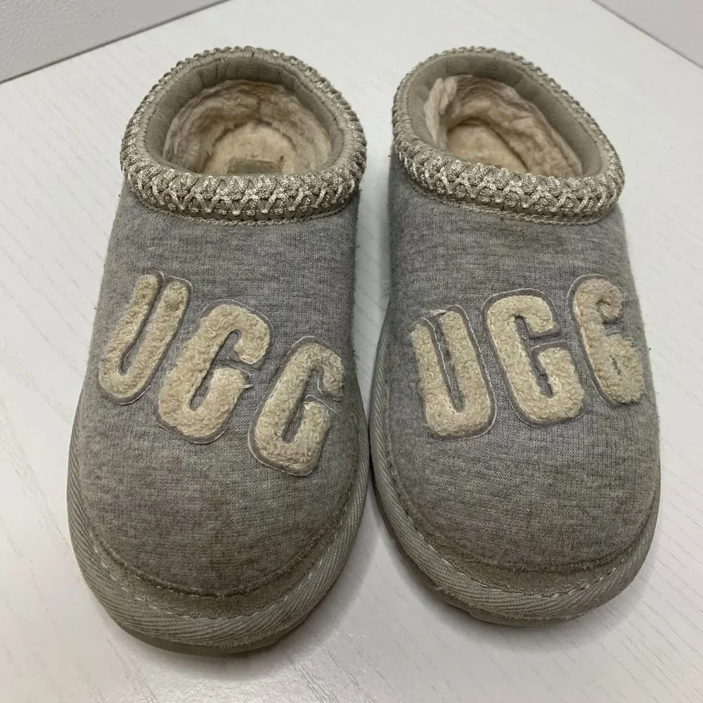 UGG Slip On